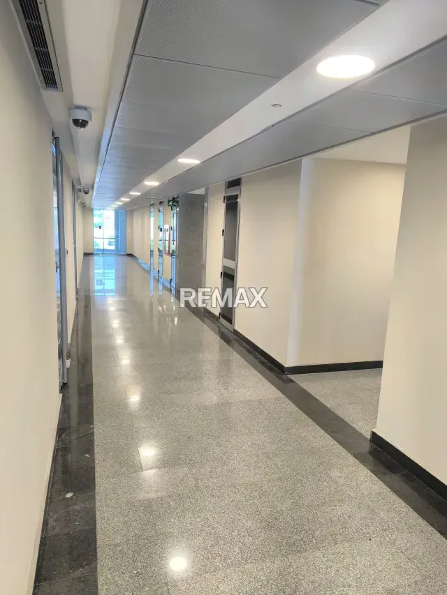 En venta oficina comercial en el hesperia world tarde Center de Valencia - 8
