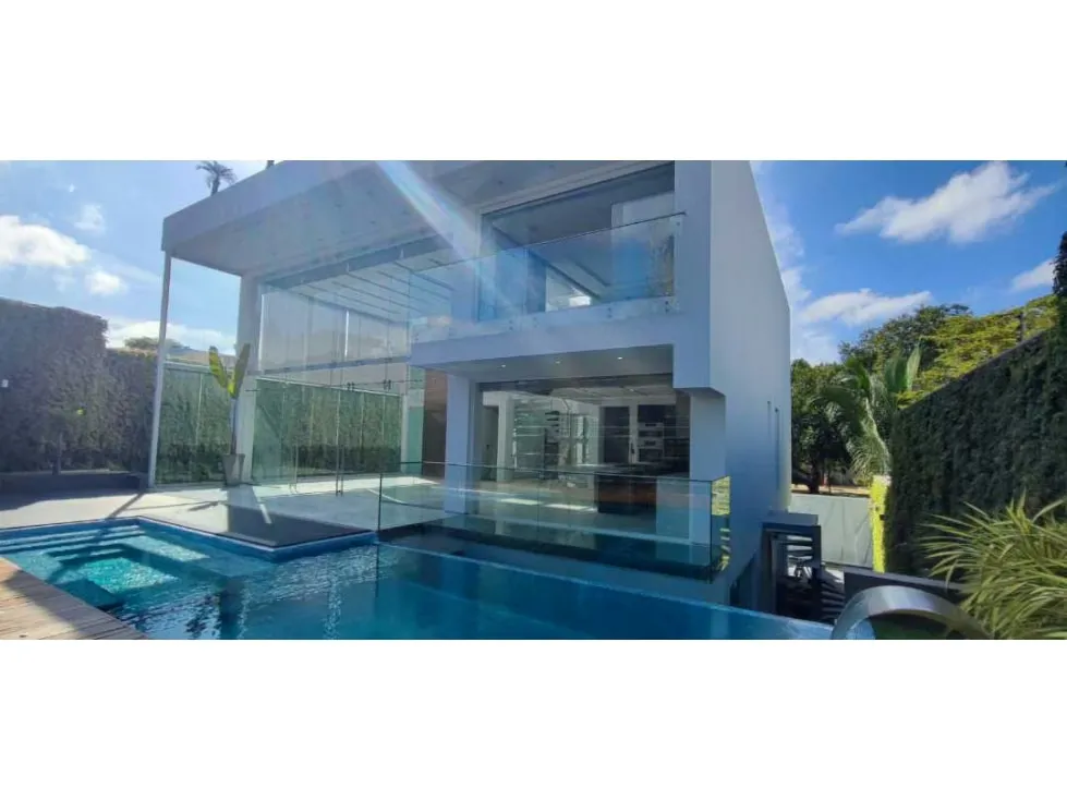 Se vende casa 500m2 La Floresta 3768 - 2
