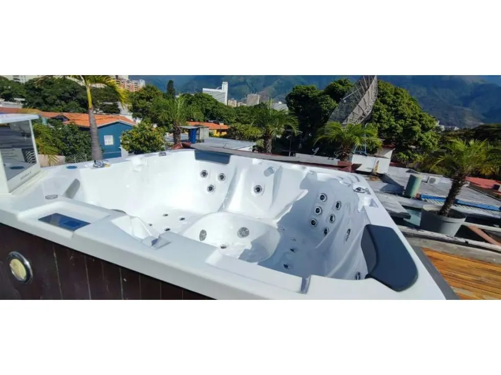 Se vende casa 500m2 La Floresta 3768 - 24