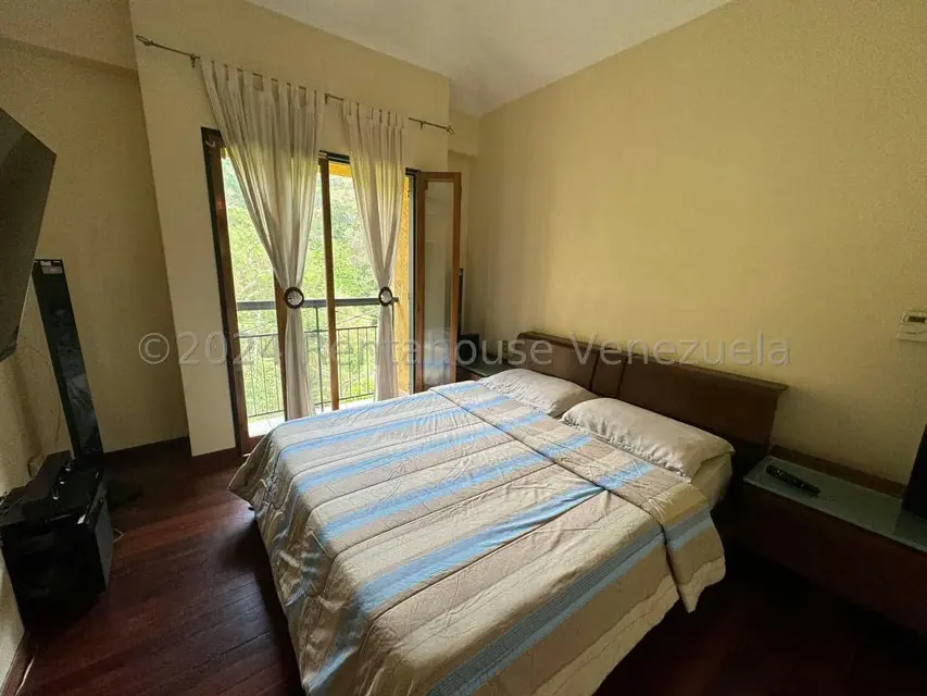 Casa (Duplex) en Venta en Los Anaucos, Miranda - 16