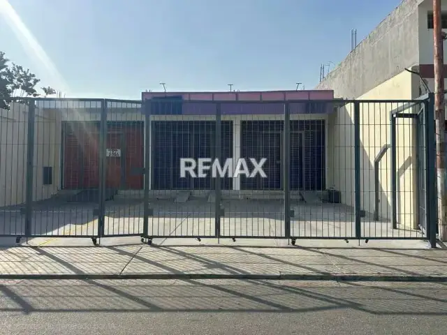 EN ALQUILER LOCAL COMERCIAL CERCA DEL C.C GUACARA PLAZA