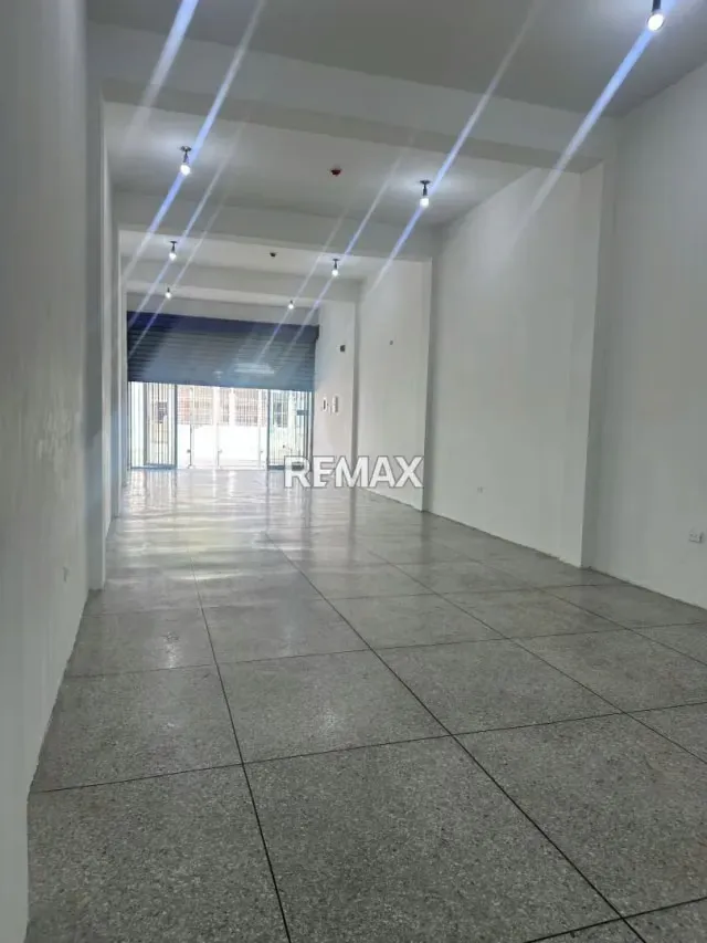 EN ALQUILER LOCAL COMERCIAL CERCA DEL C.C GUACARA PLAZA - 6