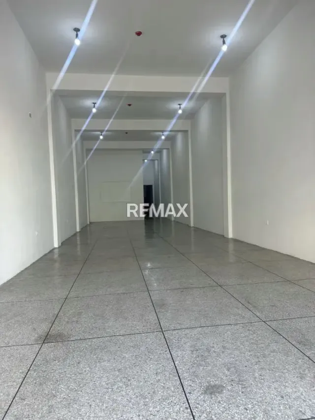 EN ALQUILER LOCAL COMERCIAL CERCA DEL C.C GUACARA PLAZA - 9