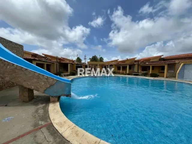 SE VENDE CASA VACACIONAL EN EL CONJUNTO ARCOIRIS II , CIUDAD FLAMINGO, CHICHIRIVICHE. - 18