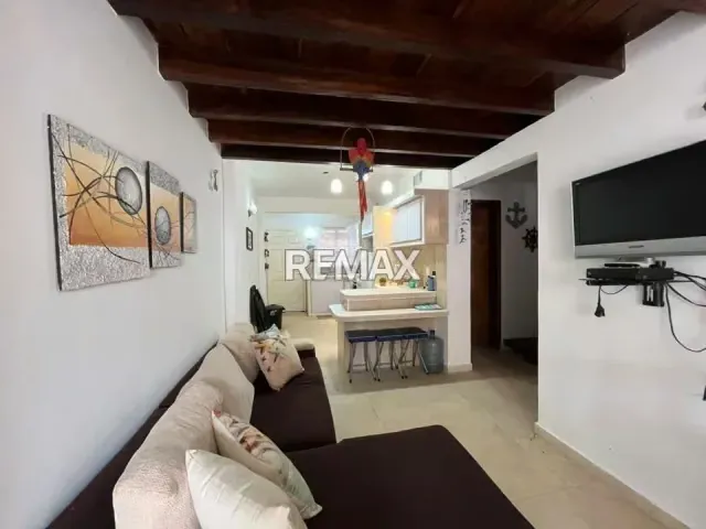 SE VENDE CASA VACACIONAL EN EL CONJUNTO ARCOIRIS II , CIUDAD FLAMINGO, CHICHIRIVICHE. - 4