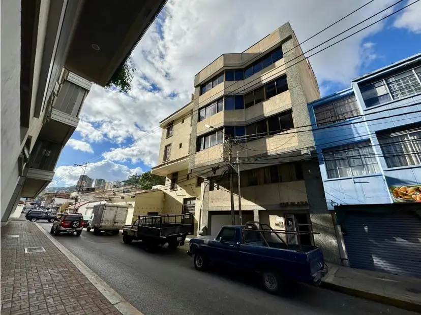 Edificio comercial en venta en el pueblo de Baruta