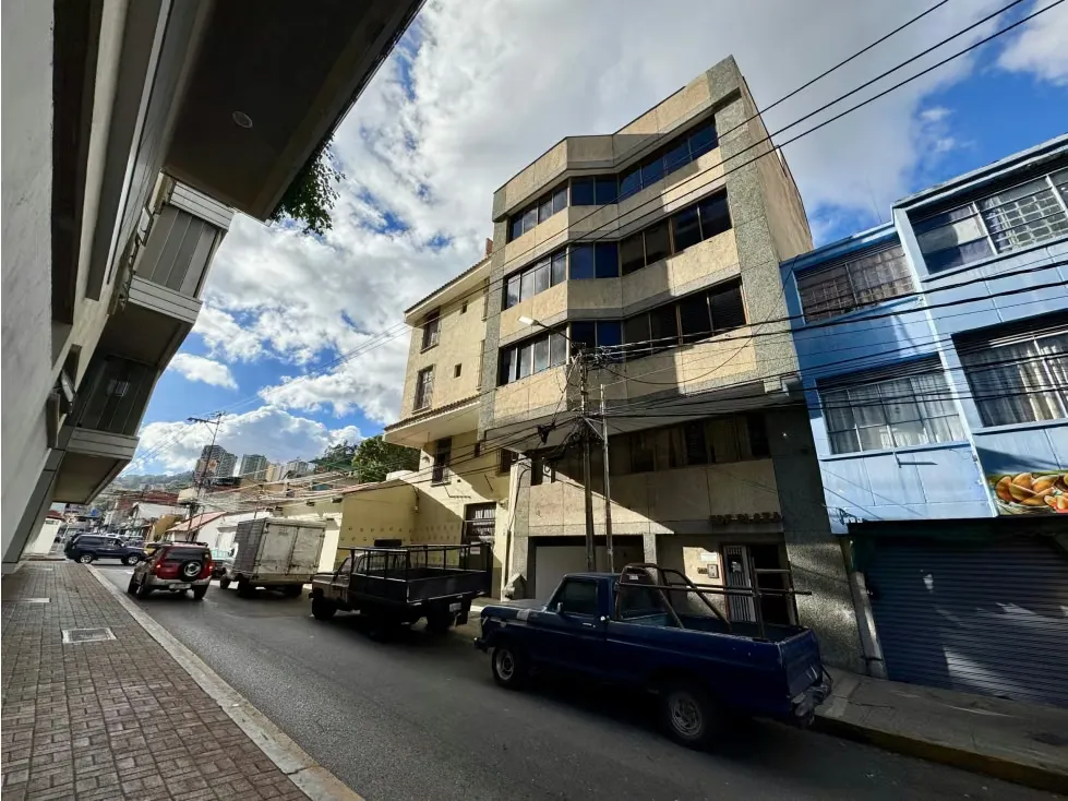Edificio comercial en venta en el pueblo de Baruta