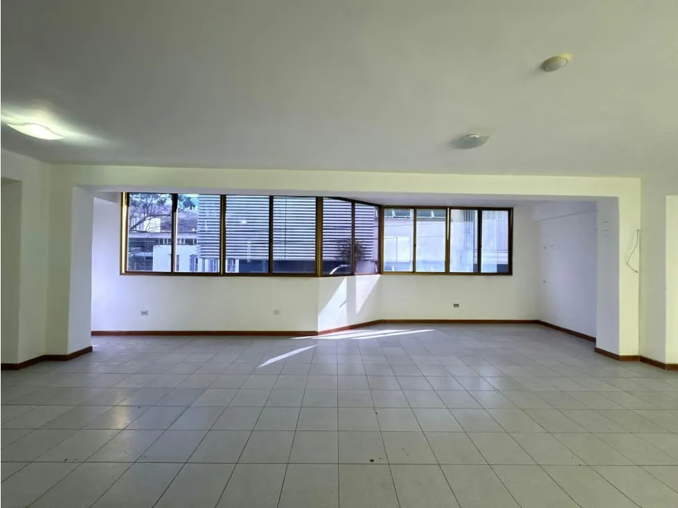 Edificio comercial en venta en el pueblo de Baruta - 20