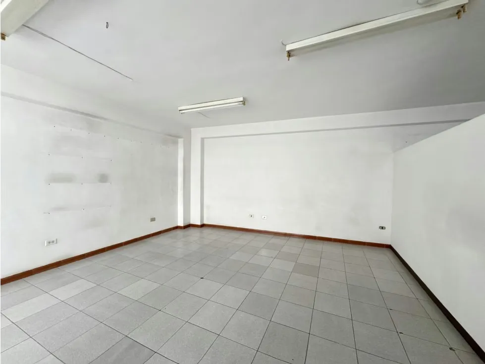 Edificio comercial en venta en el pueblo de Baruta - 24
