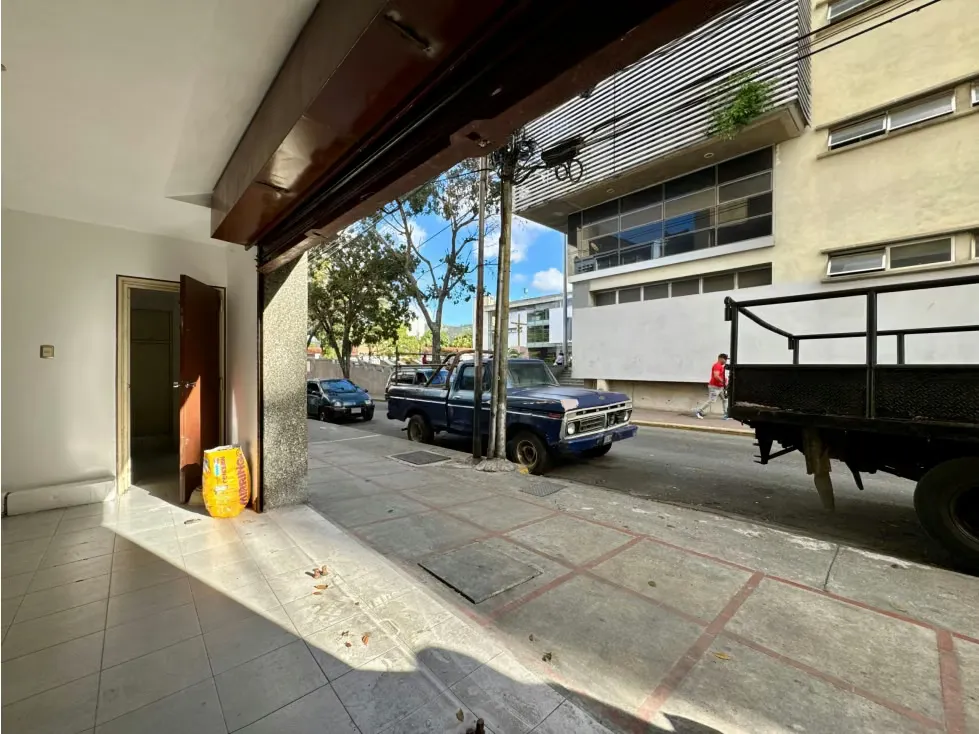 Edificio comercial en venta en el pueblo de Baruta - 8