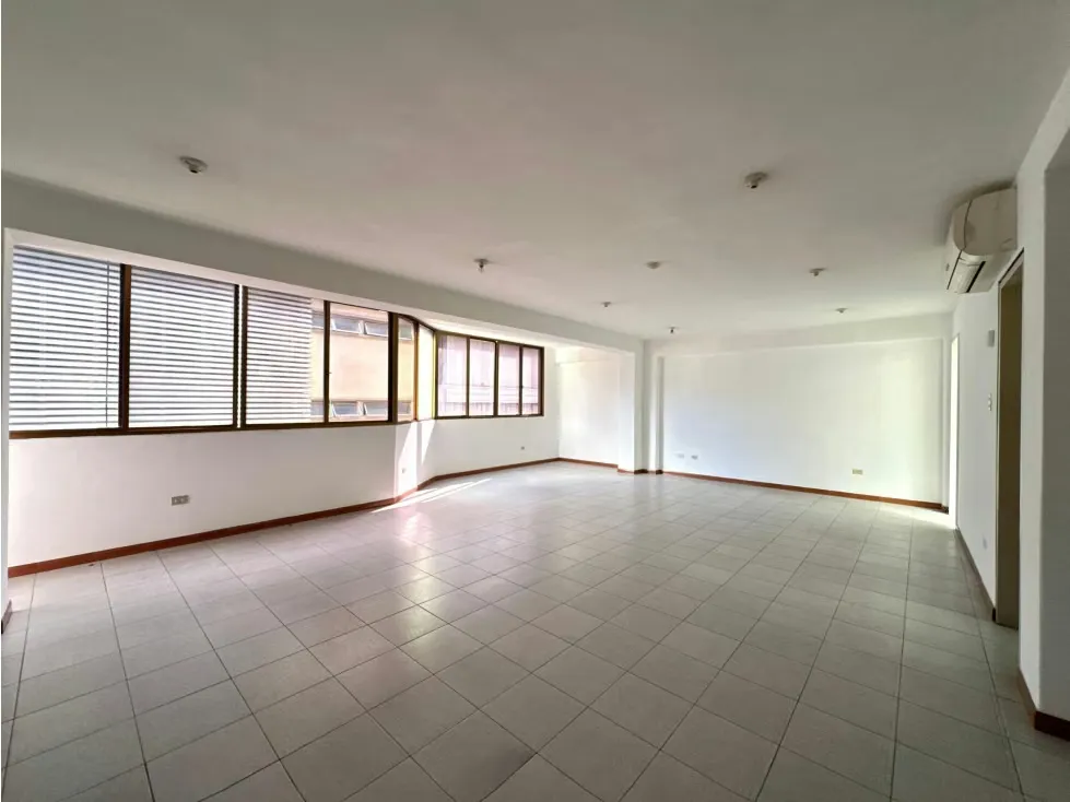 Edificio comercial en venta en el pueblo de Baruta - 10