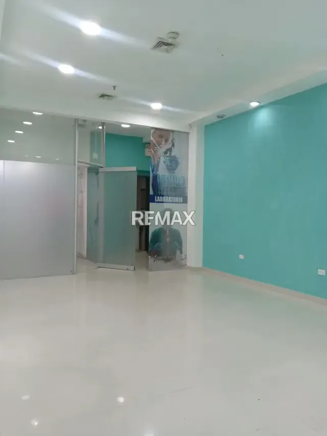 Local Comercial Centro de Conveniencias Xpress Macaracuay III - 3