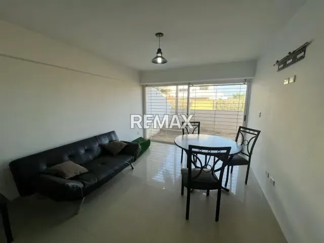 Apartamento en Venta Ubicado en Urb San Roman - 2