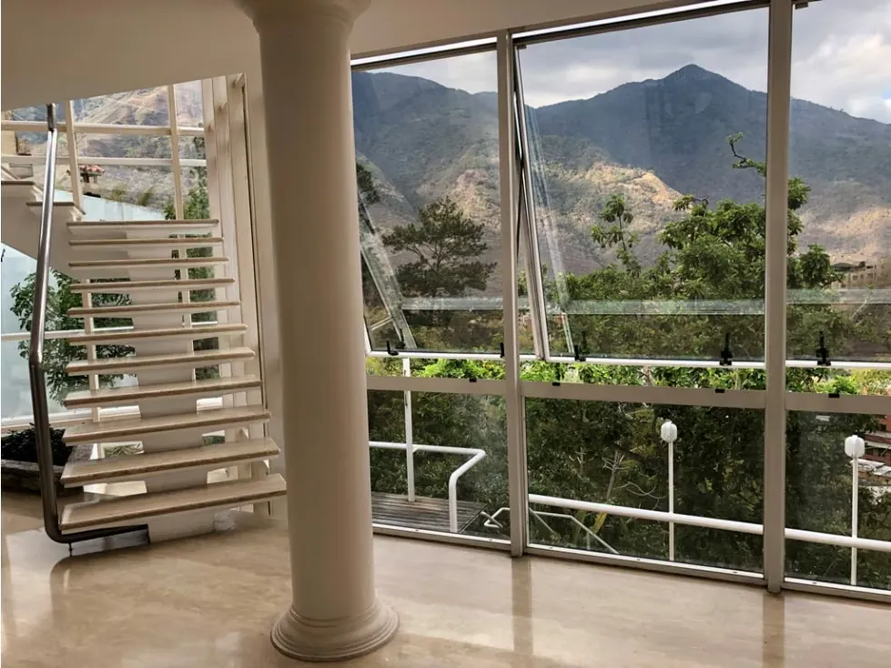 Se vende casa 500m2+200m2 terraza Urb. Miranda 9703 - 11