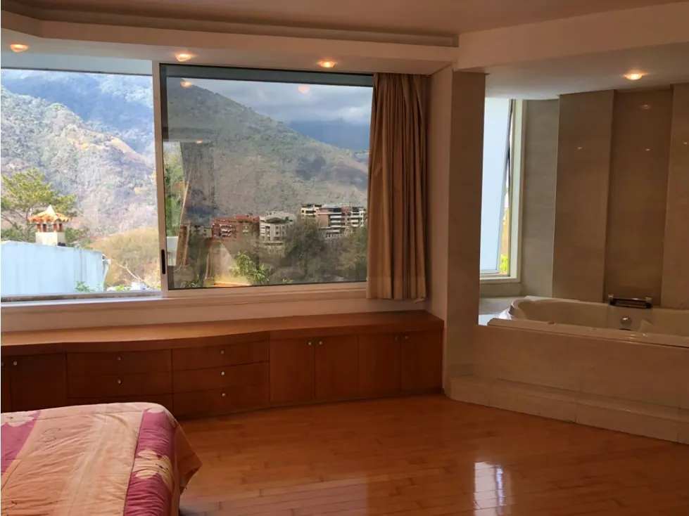 Se vende casa 500m2+200m2 terraza Urb. Miranda 9703 - 13