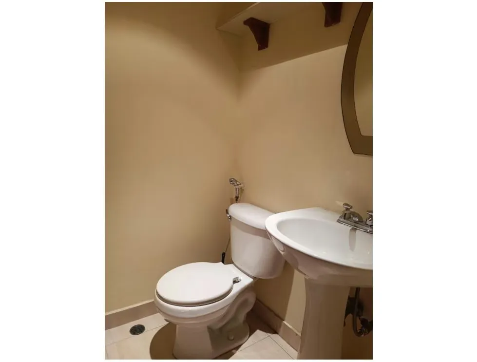 Se alquila Oficina 108m² Prados del Este - 7