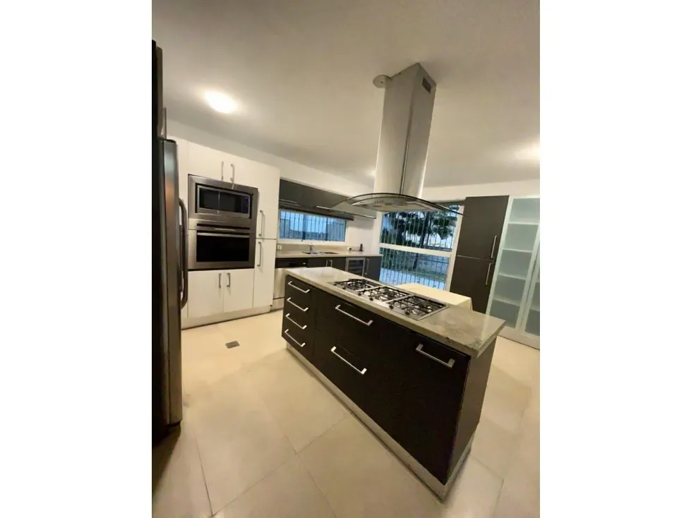 Casa en Venta en Colinas de Los Ruices 350mts/4H/4B/5PE - 4