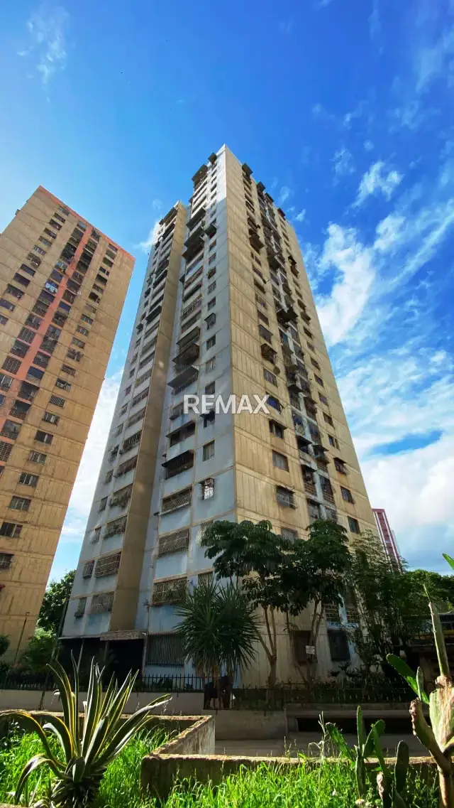 APARTAMENTO EN VENTA - URB. EL VALLE