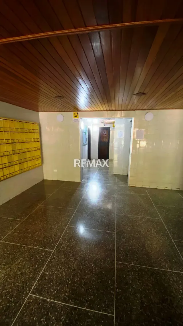 APARTAMENTO EN VENTA - URB. EL VALLE - 2