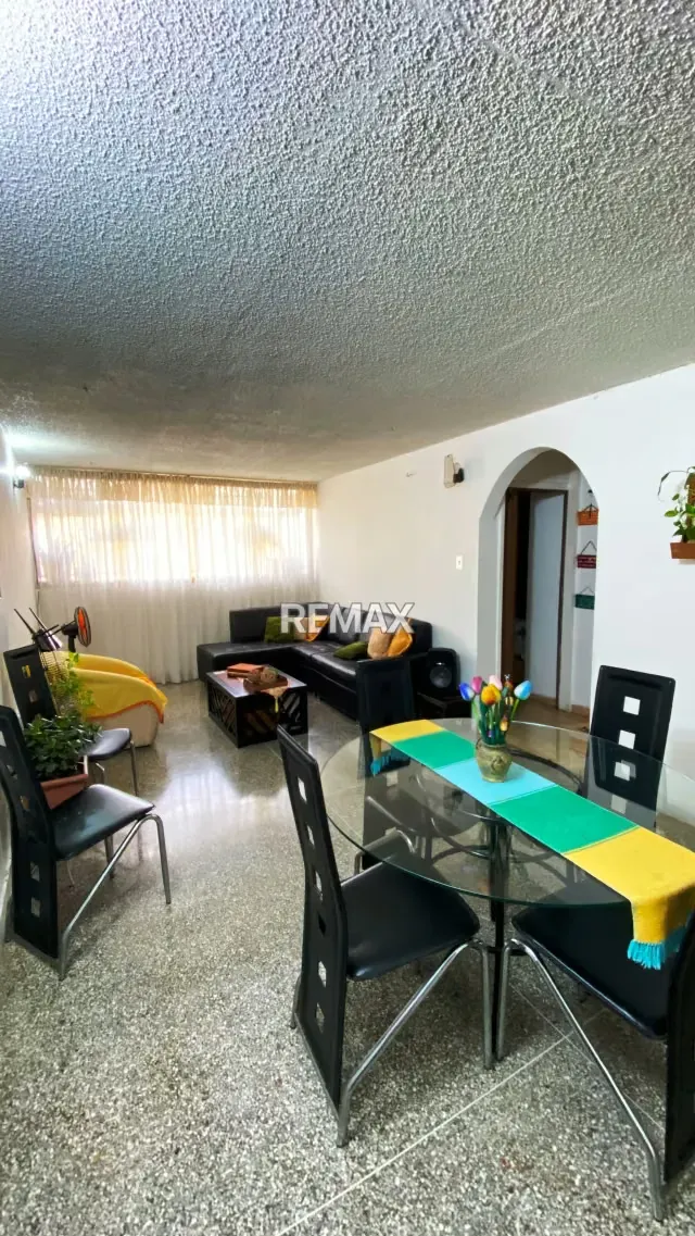 APARTAMENTO EN VENTA - URB. EL VALLE - 3