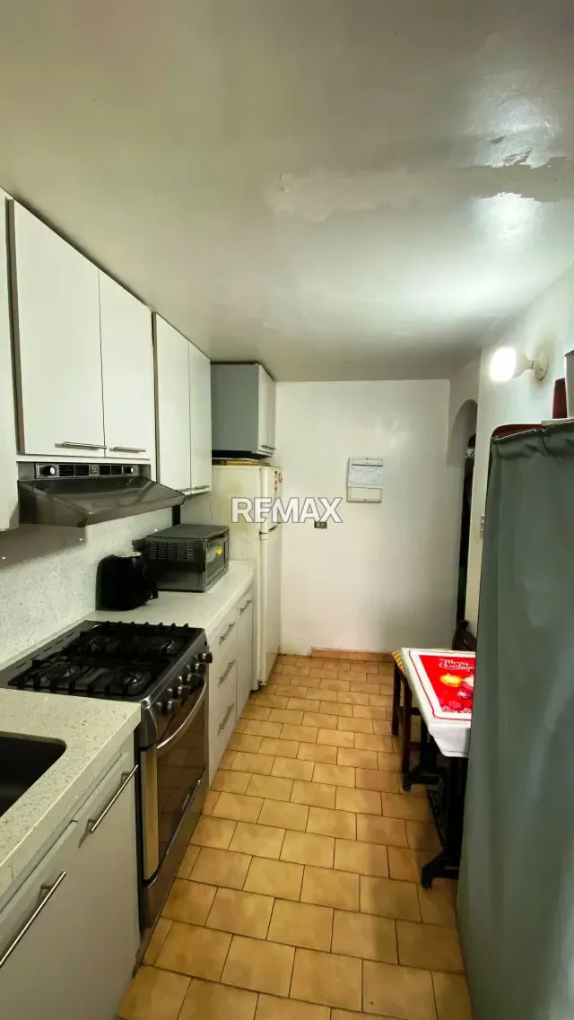 APARTAMENTO EN VENTA - URB. EL VALLE - 5