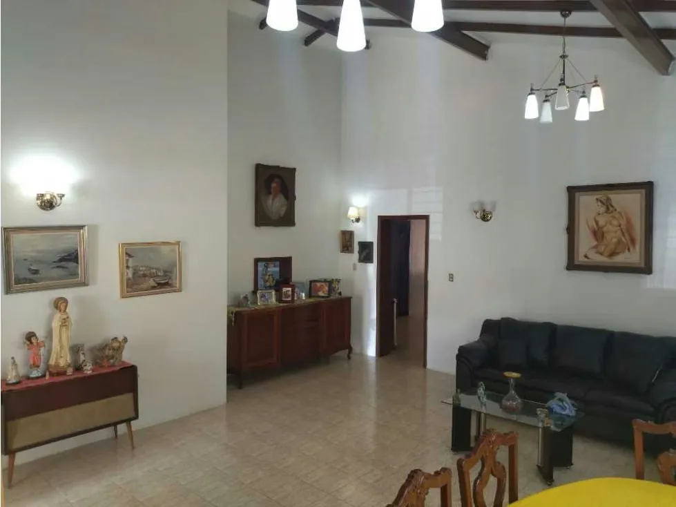 En venta casa 450m2 4h/2b/ 8p Altamira - 4