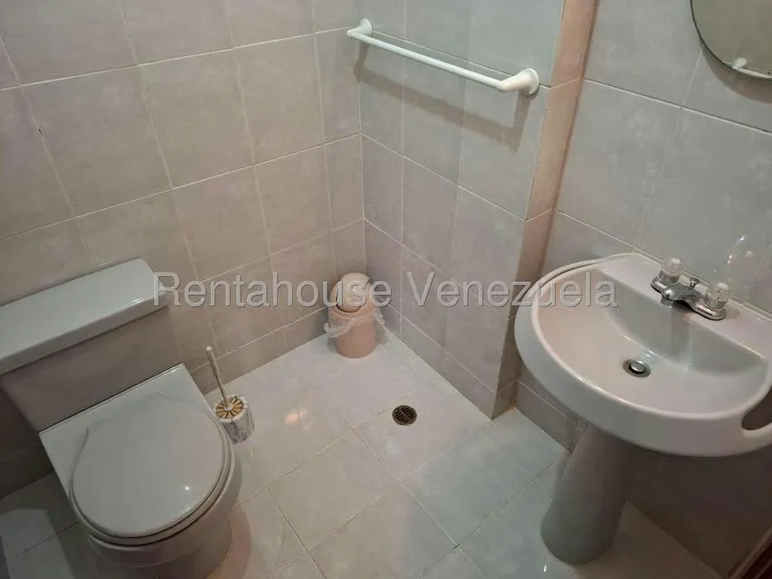 Apartamento (1 Nivel) en Alquiler en Los Mangos, Carabobo - 11