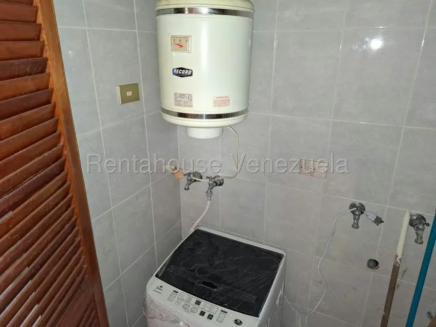 Apartamento (1 Nivel) en Alquiler en Los Mangos, Carabobo - 12