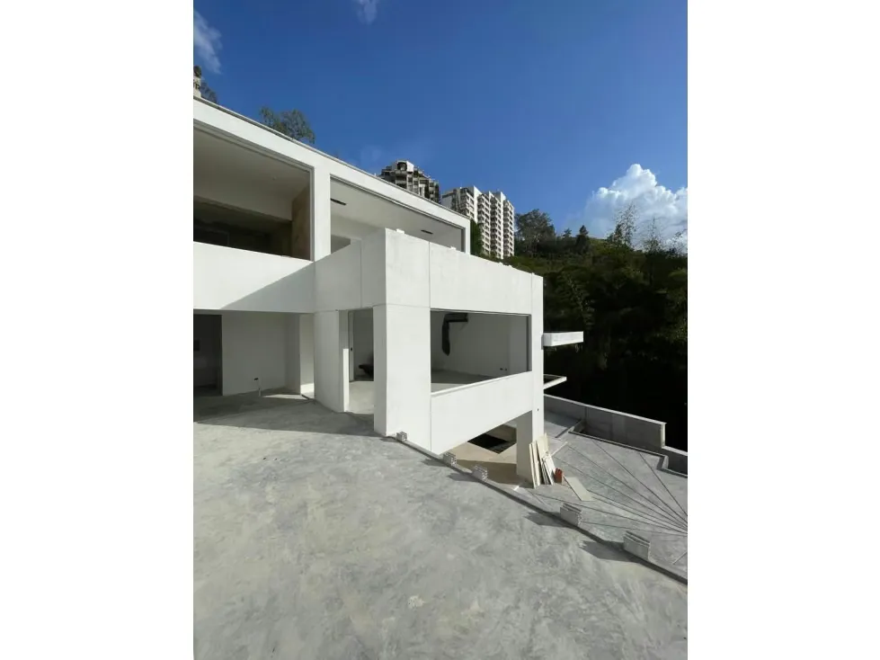 Apartamento triplex de 680m2 en venta en Los Naranjos Country House