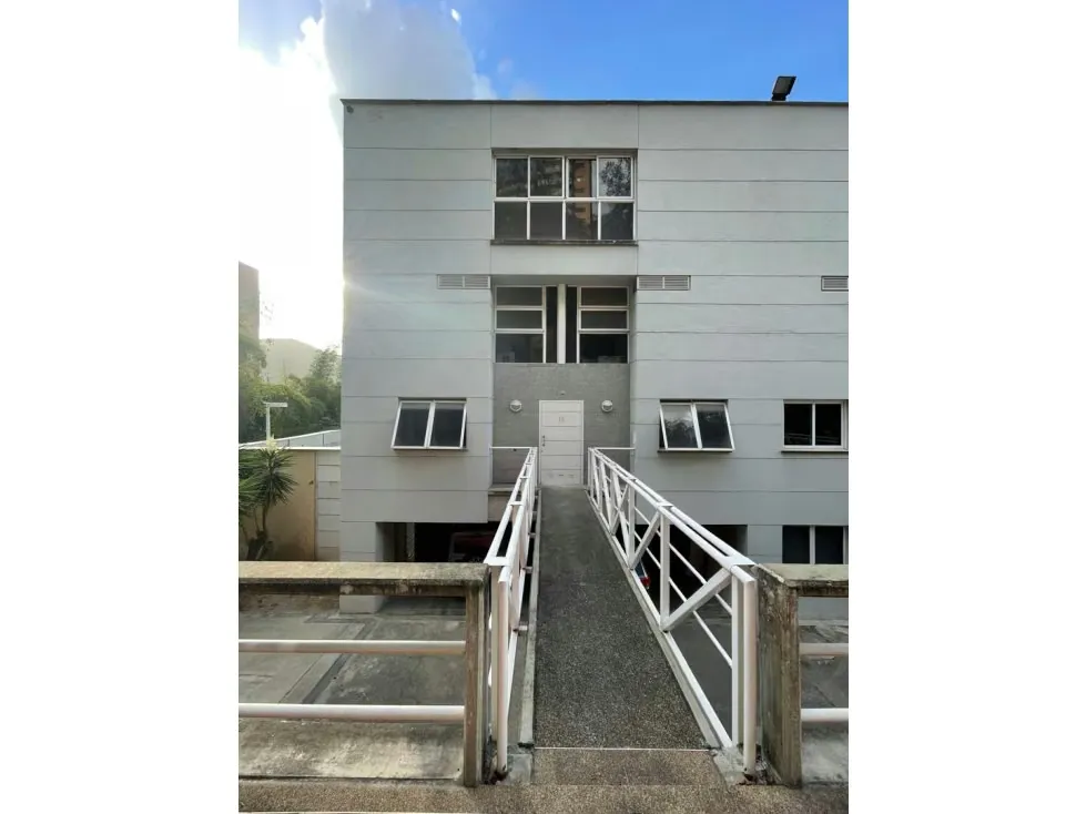 Apartamento triplex de 680m2 en venta en Los Naranjos Country House - 2