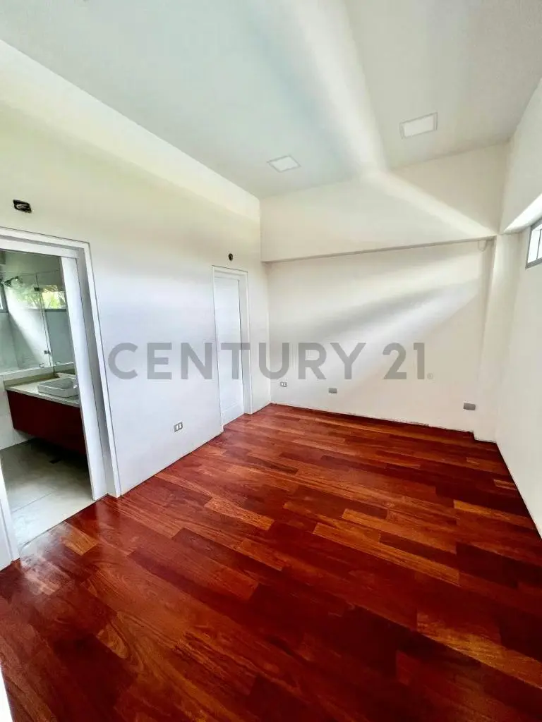 Casa a Estrenar Mas Exclusiva de la Lagunita - 11