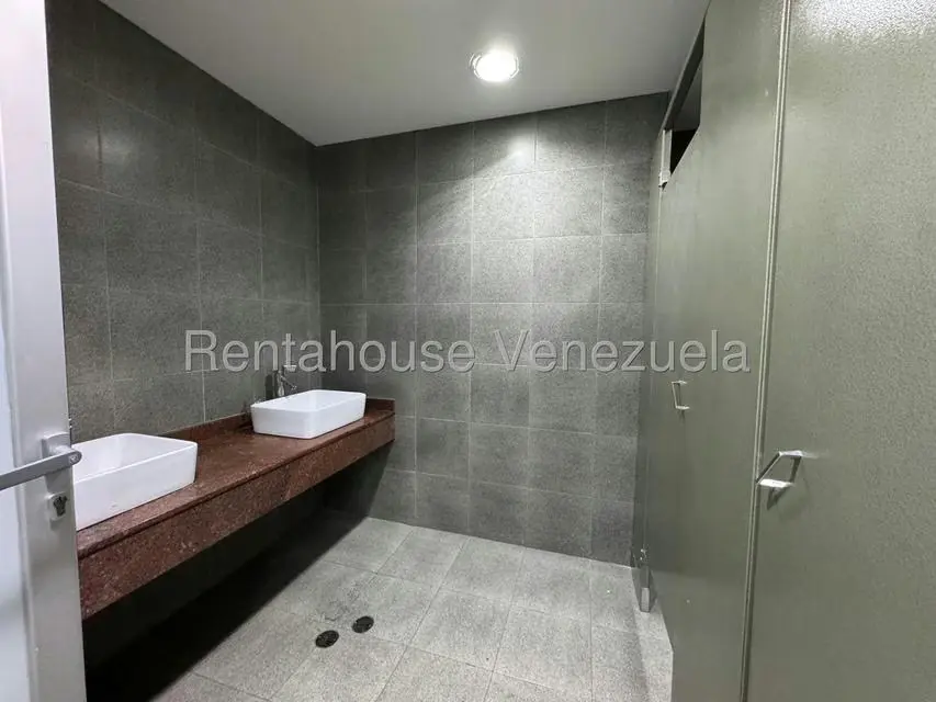 Oficina en Alquiler en Los Dos Caminos, Distrito Metropolitano - 13