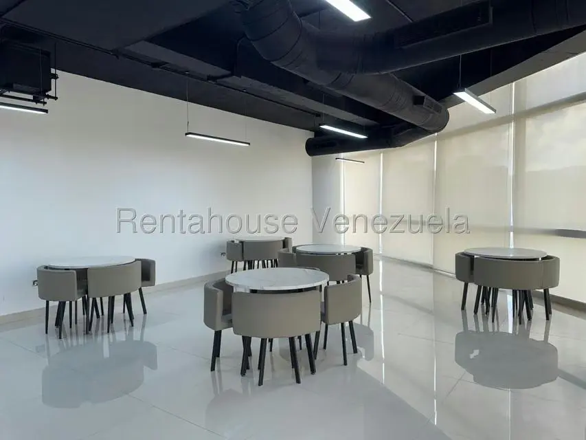 Oficina en Alquiler en Los Dos Caminos, Distrito Metropolitano - 6