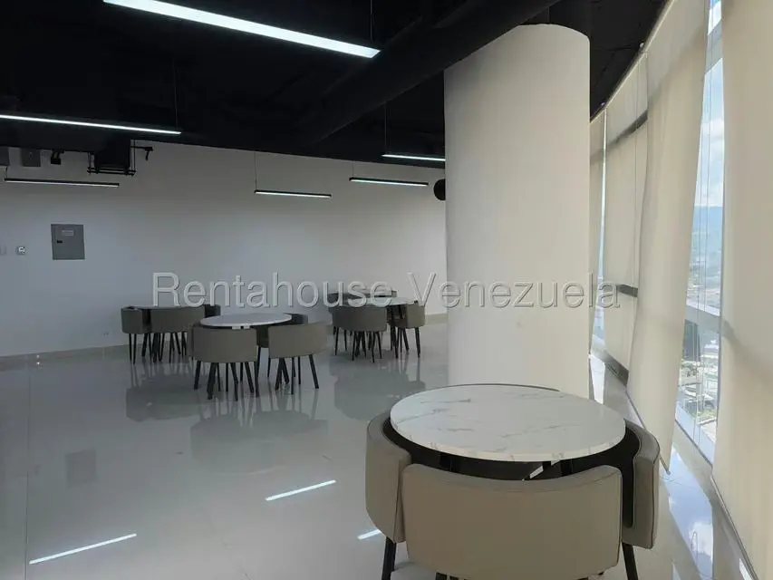 Oficina en Alquiler en Los Dos Caminos, Distrito Metropolitano - 8