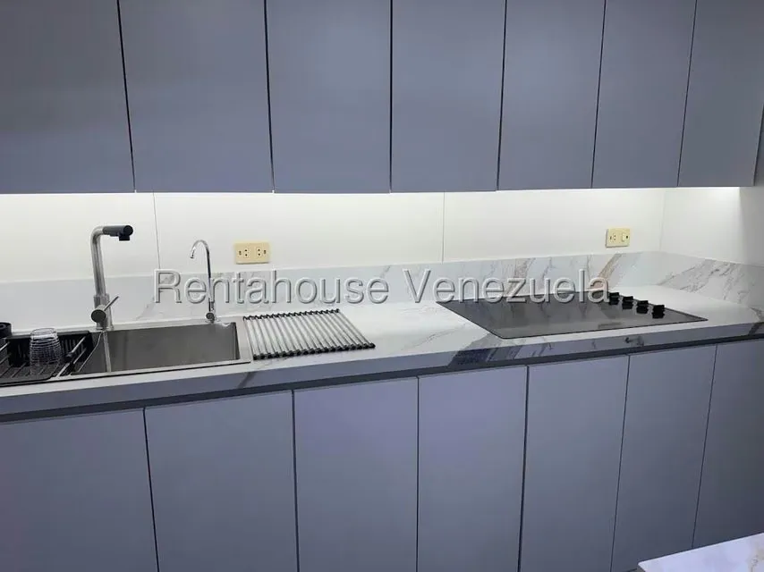 Apartamento (1 Nivel) en Alquiler en Colinas de Valle Arriba, Distrito Metropolitano - 11