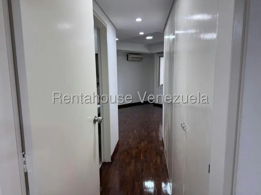 Apartamento (1 Nivel) en Alquiler en Colinas de Valle Arriba, Distrito Metropolitano - 15