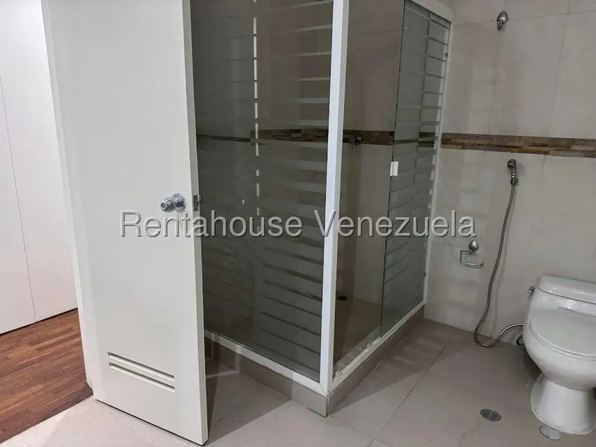 Apartamento (1 Nivel) en Alquiler en Colinas de Valle Arriba, Distrito Metropolitano - 19