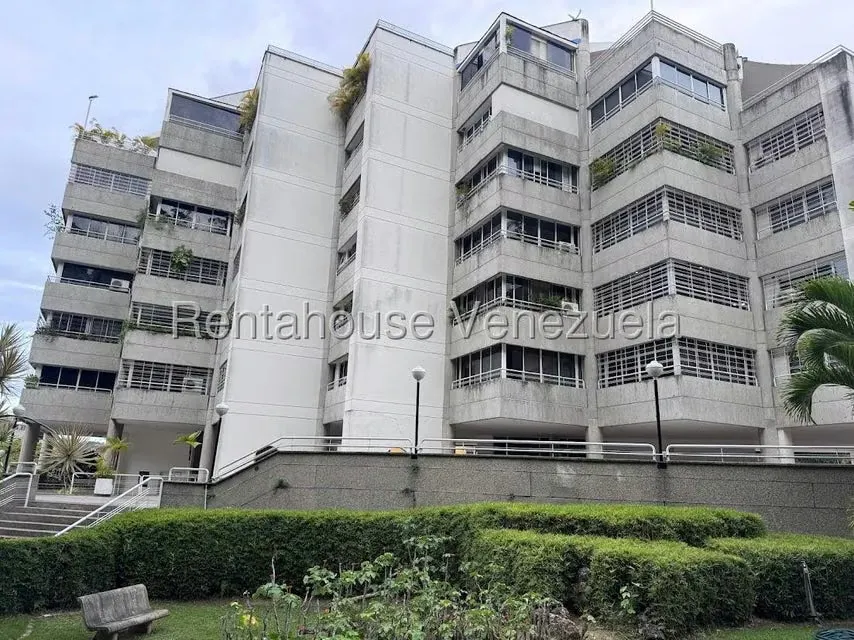 Apartamento (1 Nivel) en Alquiler en Colinas de Valle Arriba, Distrito Metropolitano - 2