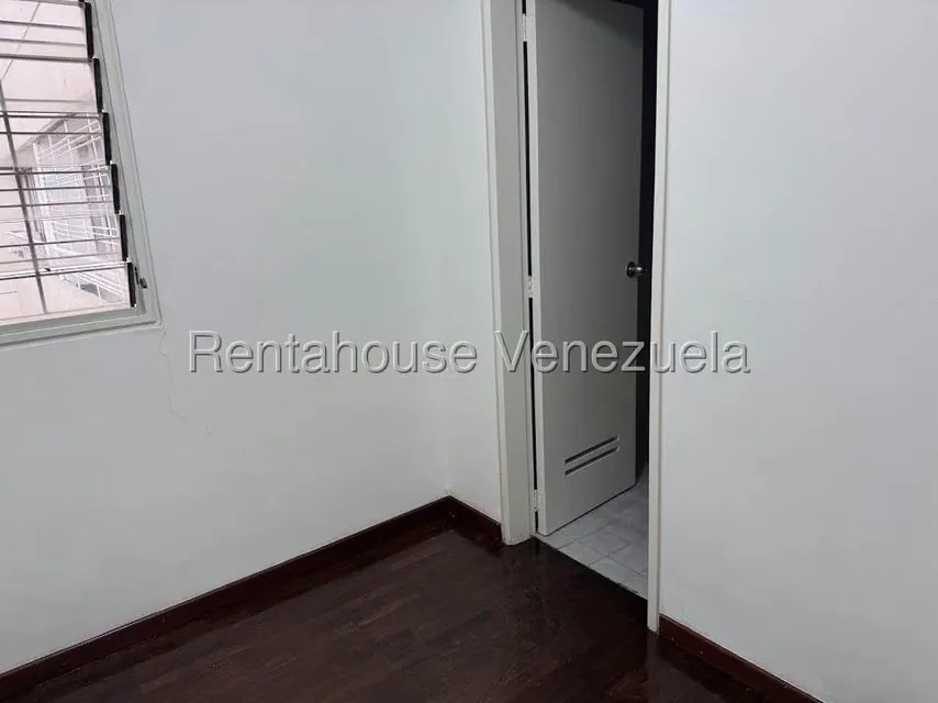 Apartamento (1 Nivel) en Alquiler en Colinas de Valle Arriba, Distrito Metropolitano - 29
