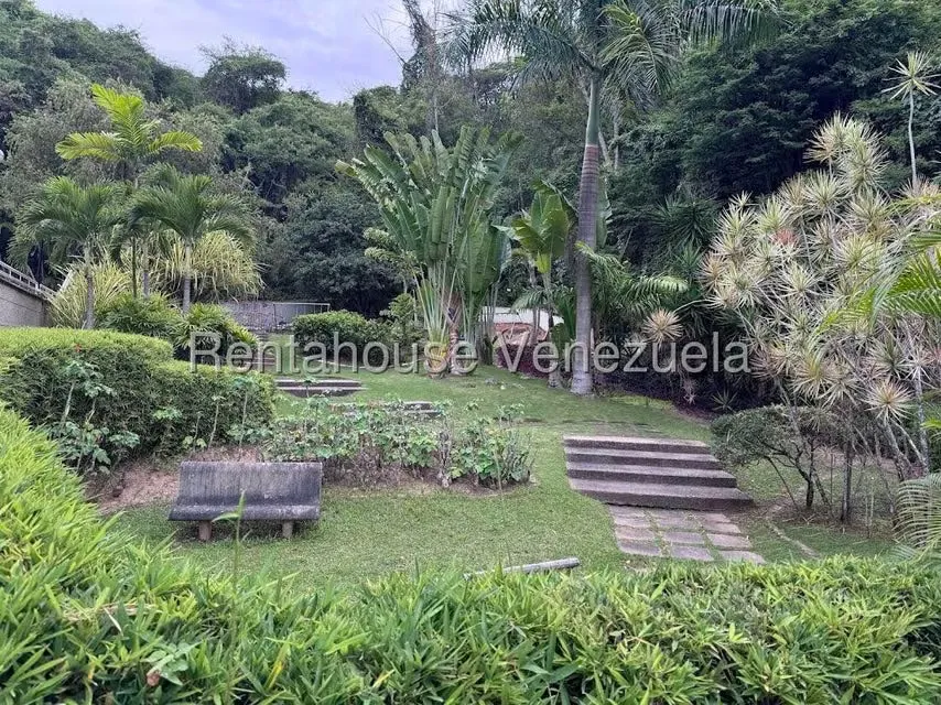 Apartamento (1 Nivel) en Alquiler en Colinas de Valle Arriba, Distrito Metropolitano - 4