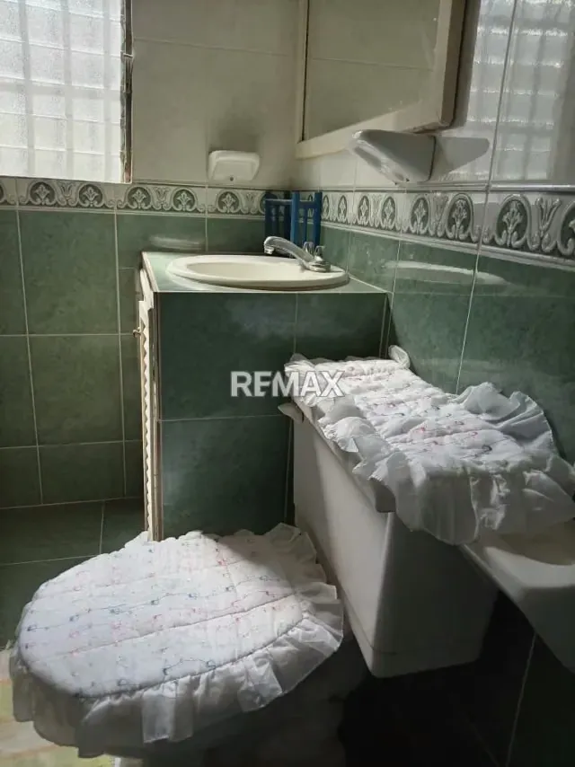AMPLIA CASA DE ESQUINA EN ALQUILER PUERTA DEL BOSQUE LAS ROSAS GUATIRE - 10