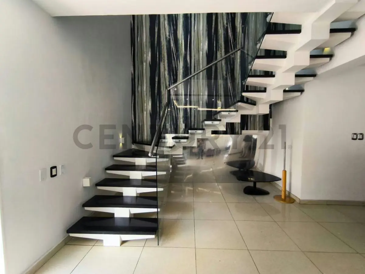 Residencia de 700 m² con vista al Ávila en Colinas de Los Chaguaramos - 20