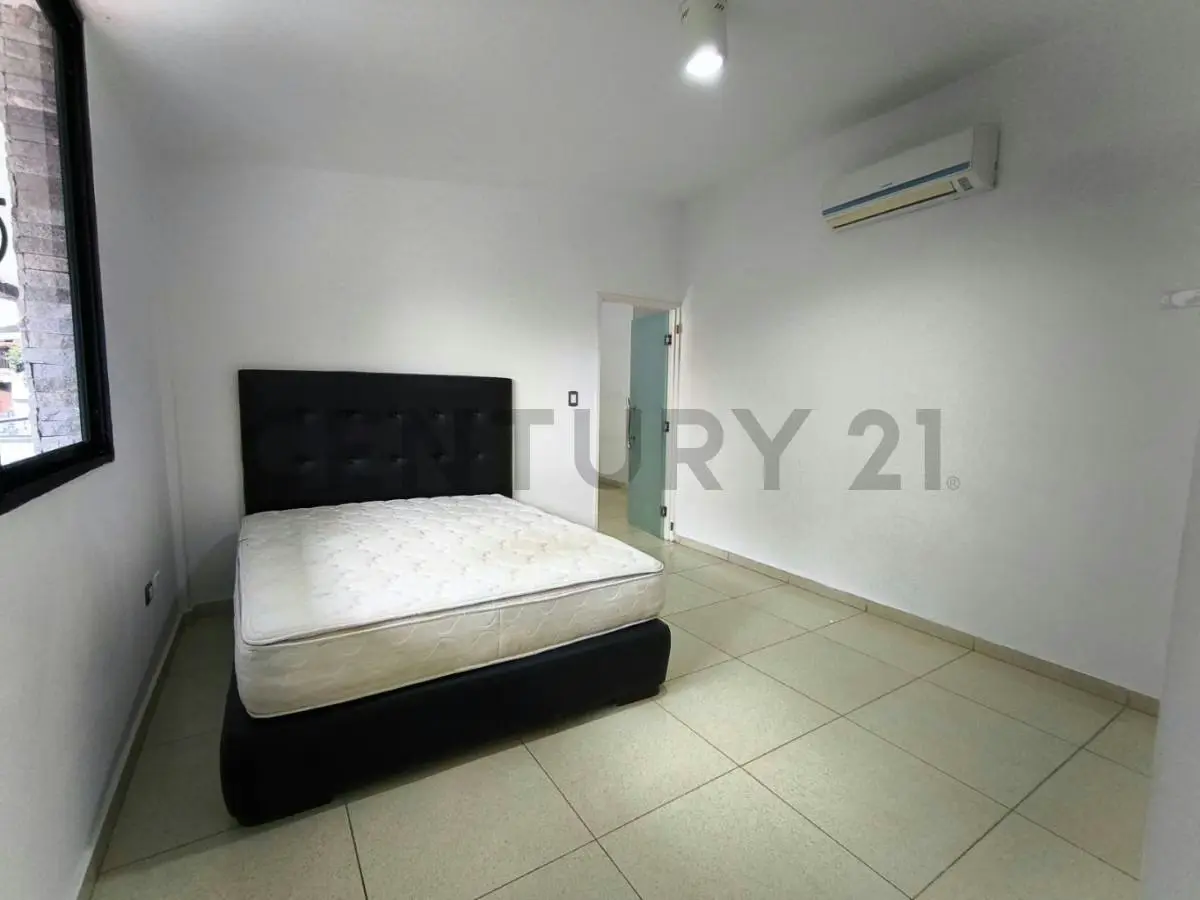 Residencia de 700 m² con vista al Ávila en Colinas de Los Chaguaramos - 31