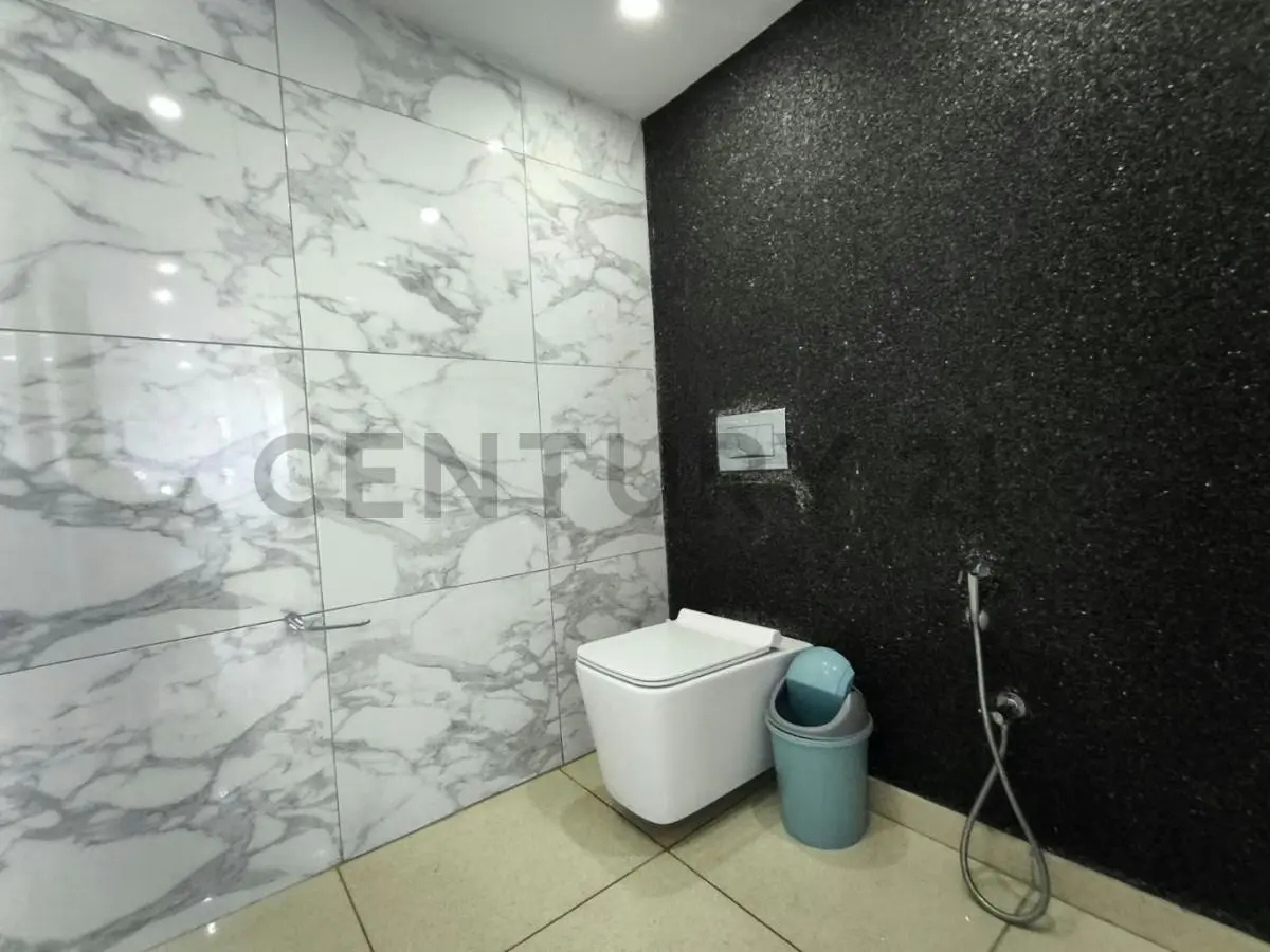 Residencia de 700 m² con vista al Ávila en Colinas de Los Chaguaramos - 33