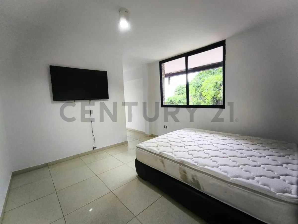 Residencia de 700 m² con vista al Ávila en Colinas de Los Chaguaramos - 34