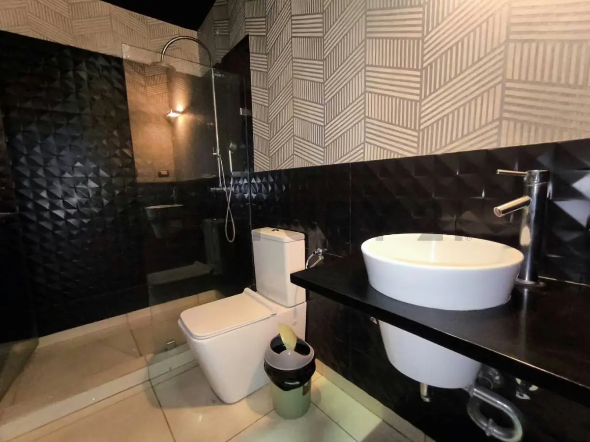 Residencia de 700 m² con vista al Ávila en Colinas de Los Chaguaramos - 38
