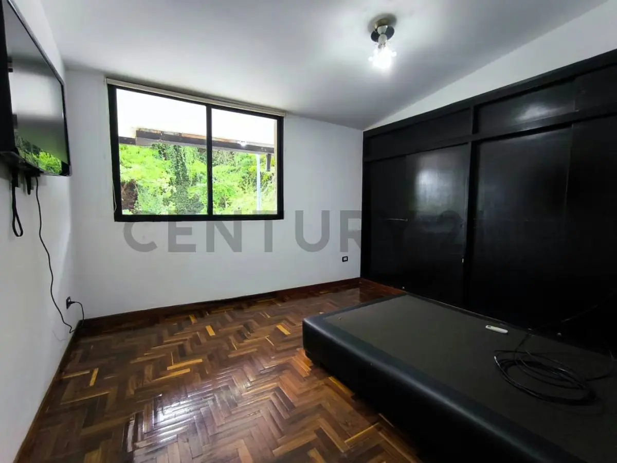 Residencia de 700 m² con vista al Ávila en Colinas de Los Chaguaramos - 40