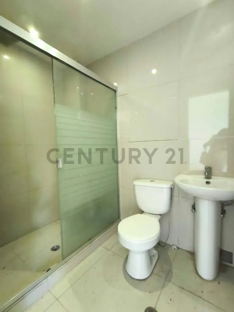 Residencia de 700 m² con vista al Ávila en Colinas de Los Chaguaramos - 48