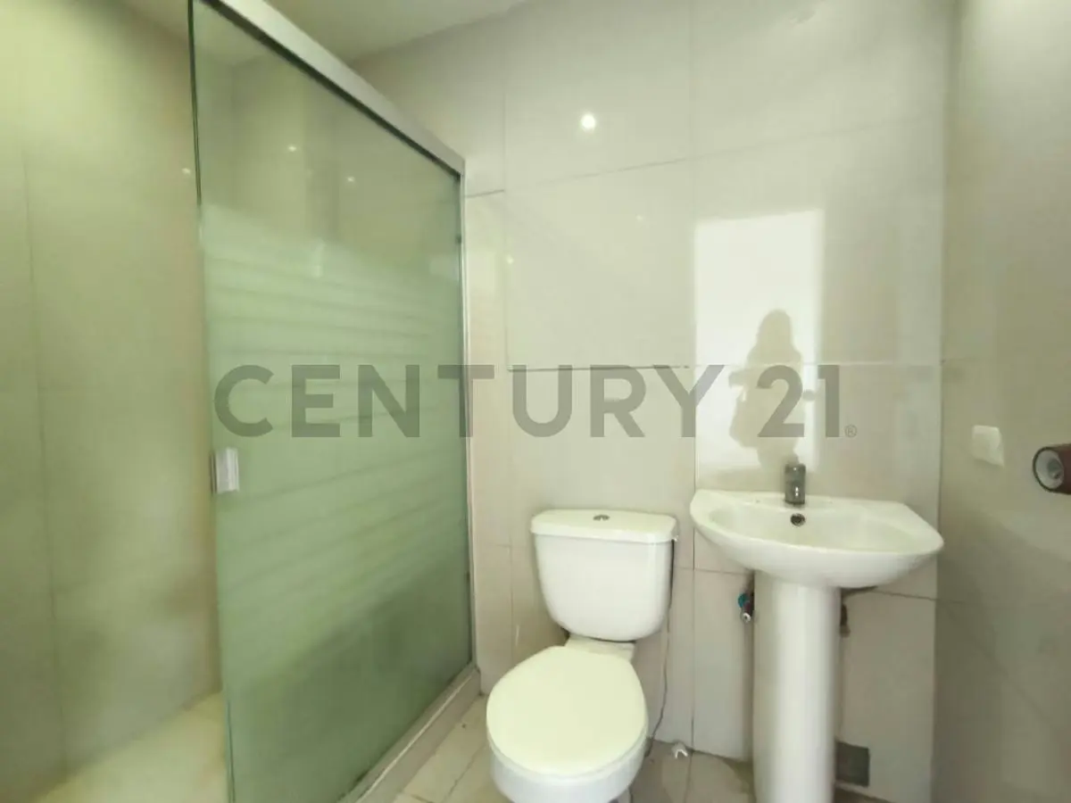 Residencia de 700 m² con vista al Ávila en Colinas de Los Chaguaramos - 50