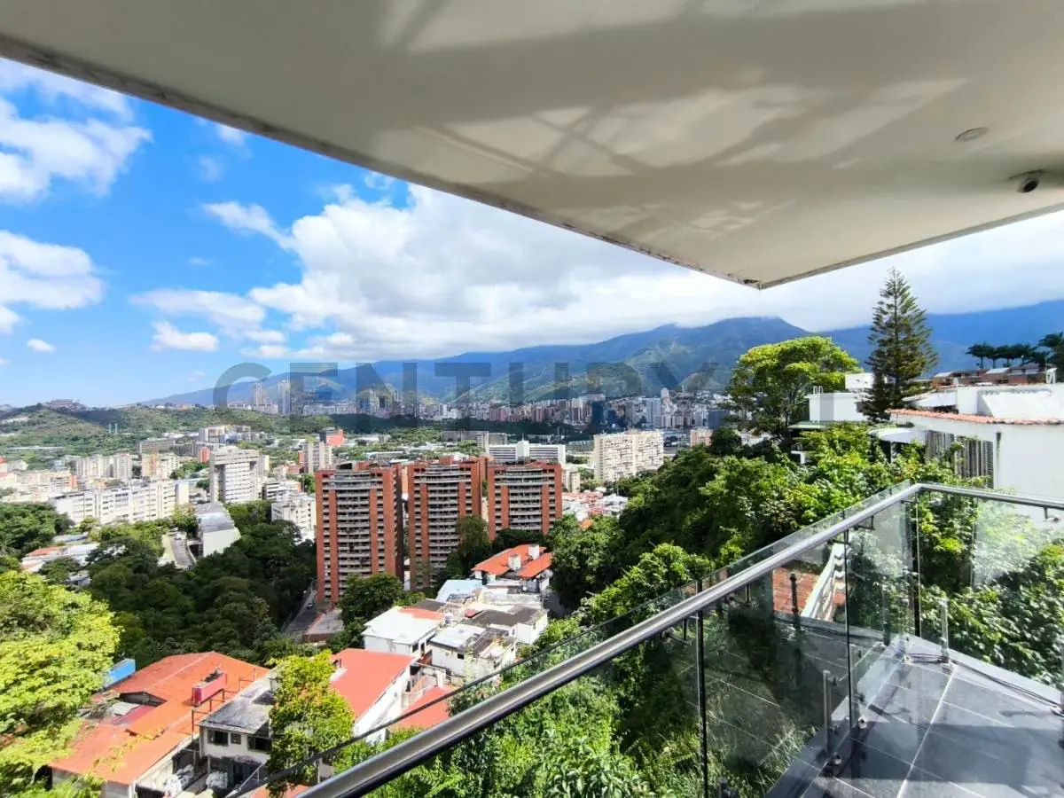 Residencia de 700 m² con vista al Ávila en Colinas de Los Chaguaramos - 5
